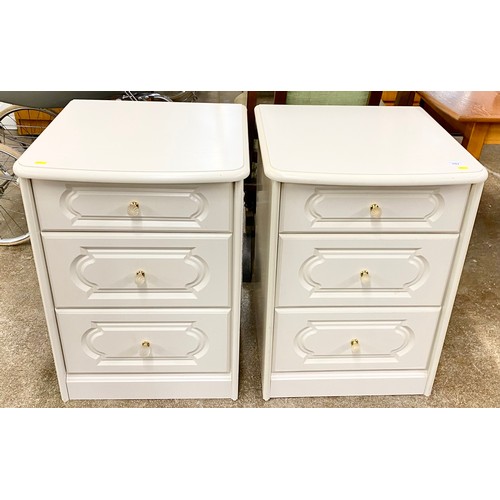 607 - Pair of cream bedside tables (2)