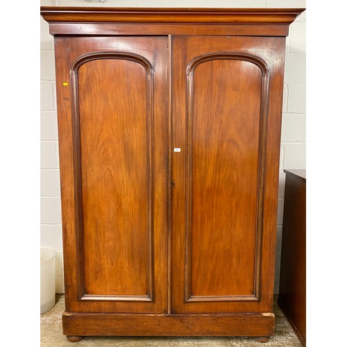 580 - Edwardian Mahogany veneered fitted double wardrobe 137 x 56 x 230 cm ( in four parts)