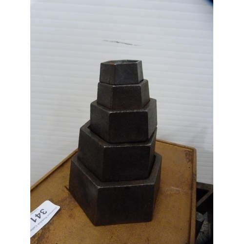 341 - Large set of scales and weights.