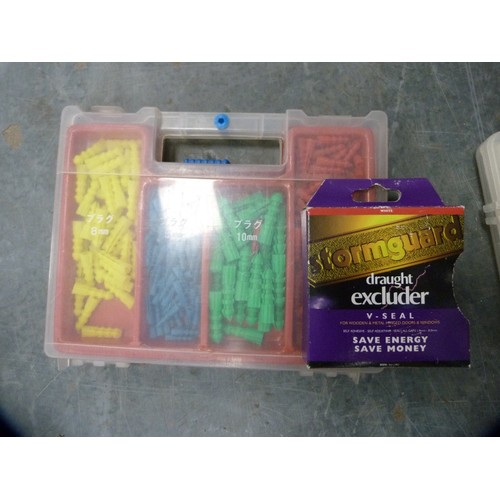 339A - Hand saw, spirit level, anvil, set of chisels, oil can, plugs, plane, etc.