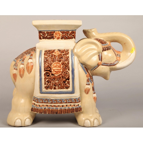 526 - Oriental elephant plant stand 44cm h