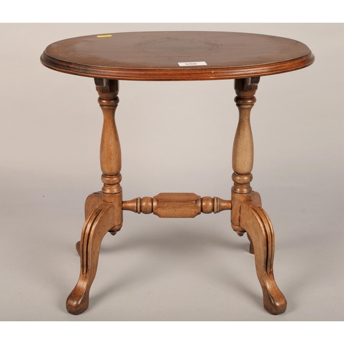 550 - Small mahogany occasional table