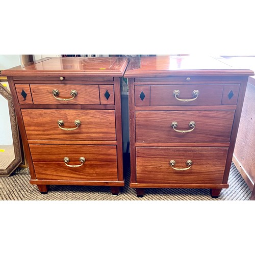 536 - Pair of bedside hardwood three drawer bedside cabinets 43 x 49 x 66 cm (2)