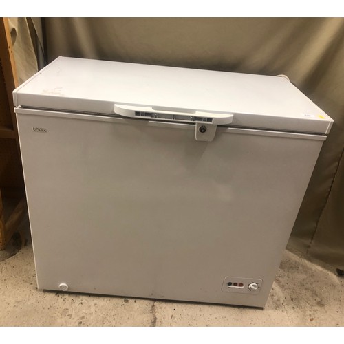 635 - White Logik Chest freezer 95 x 50 x 86 cm