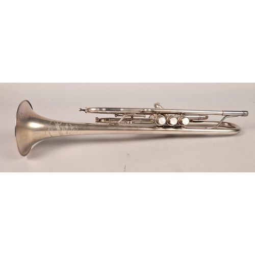 387 - Besson classe A trumpet, seriel number 292162, with three mouth pieces in case