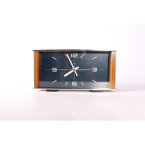 53 - Vintage Metamec mantel clock, 11cm high.