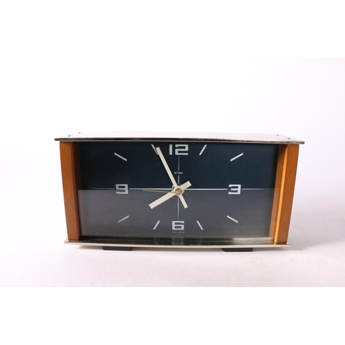 53 - Vintage Metamec mantel clock, 11cm high.