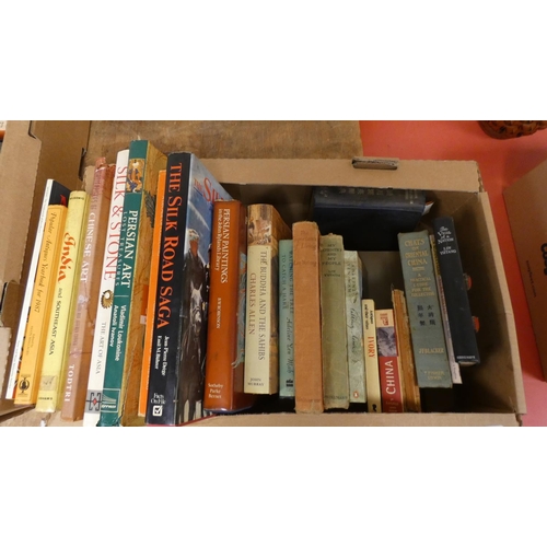 118 - Box of vintage books.