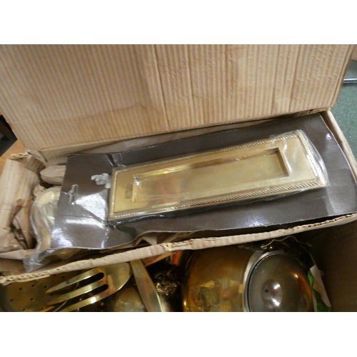 72 - Box of modern brass ware to include ladles, collection of brass wall plaques etc.