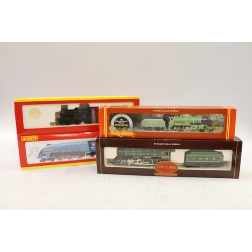 150 - Hornby OO gauge model railways to include R2056 4-6-0 Doncaster Rovers tender locomotive 2857 LNER g... 