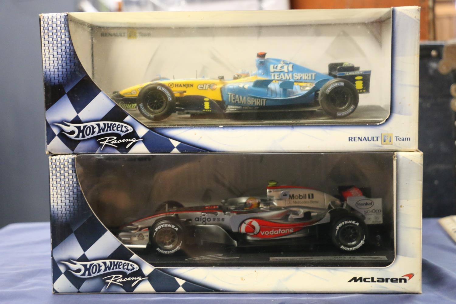 Hot Wheels Review, Mclaren Mercedes MP4-22 1/18 (2007) - YouTube
