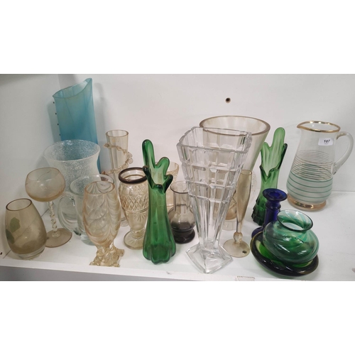 107 - Collection of vintage glassware to include Rockingham crystal vase etc.