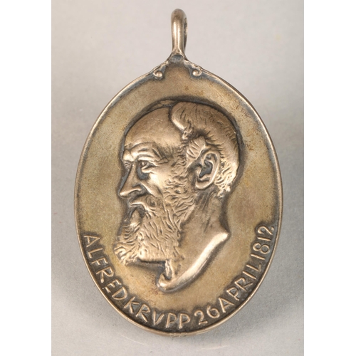 132 - Silver 100th anniversary Fried Krupp 1812-1912 medallion pendant in presentation box, 36g