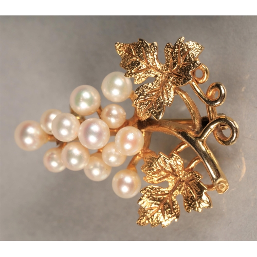 139 - 9ct gold seed pearl set brooch