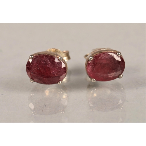 161 - Red gem earrings in white metal (2)