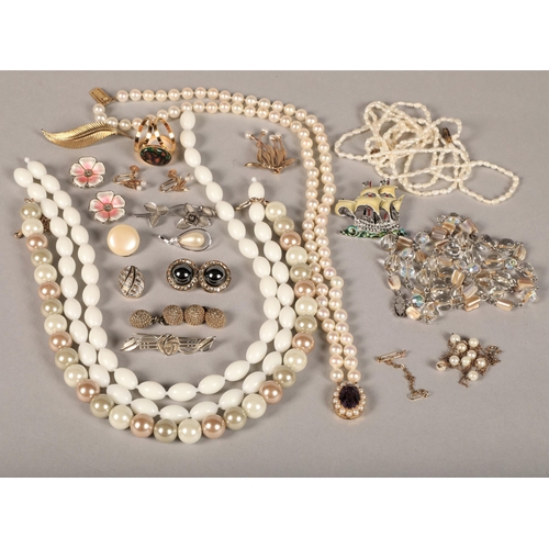 172 - Assorted costume jewellery some silver