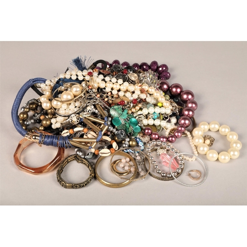 176 - Tub assorted costume jewellery