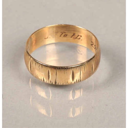 76 - 9ct gold band size Q, 2.8g