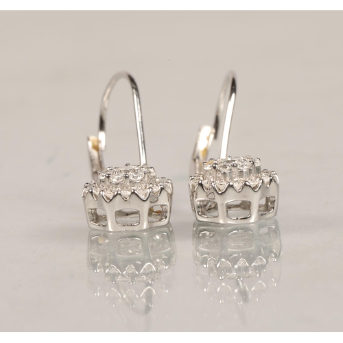 95 - 9 kt white gold and diamond drop earrings