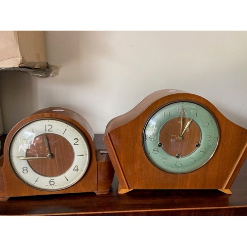 463 - Two vintage mantel clocks.