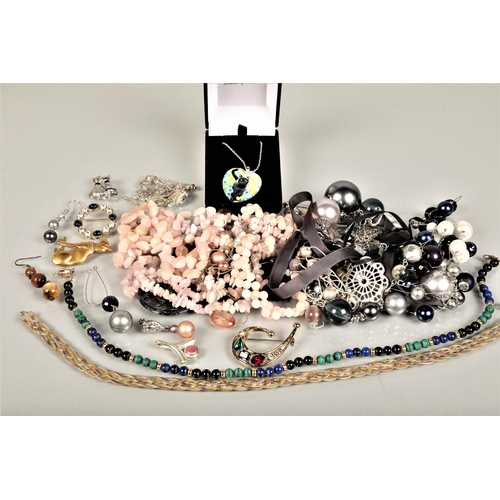 120 - Quantity of costume jewellery