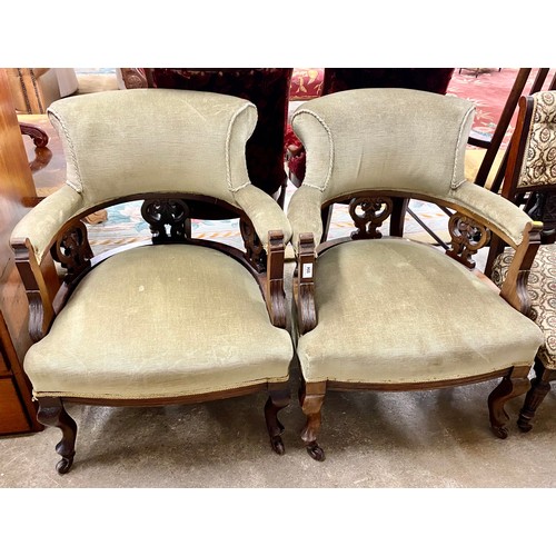 554 - Pair of Victorian tub chairs