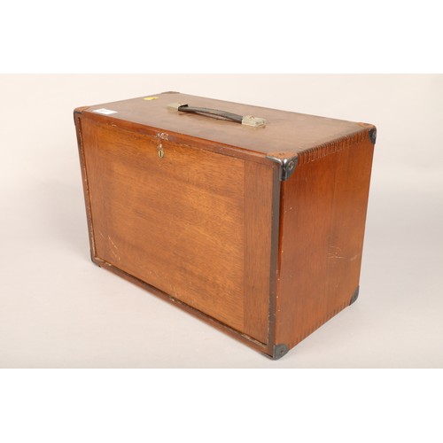 581 - Vintage collectors chest