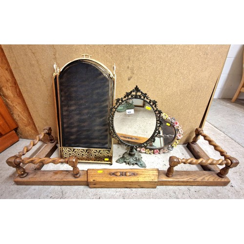 622 - Carved oak fender, fire guard, and two mirrors (4)