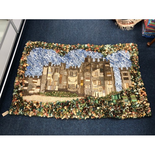 846 - Rag rug wall hanging tapestry of Alnwick Castle, 125 x 195cm