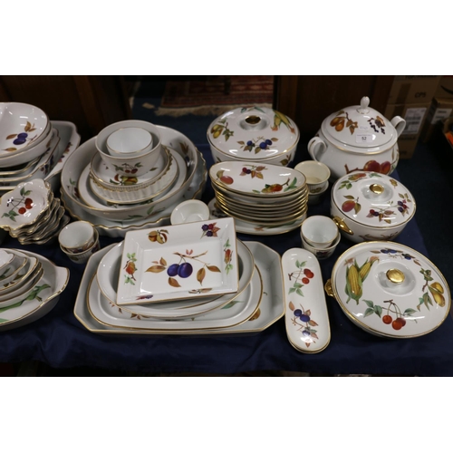 52 - Large Royal Worcester Evesham pattern dinner service to include dinner plates, 24cm diameter, servin... 