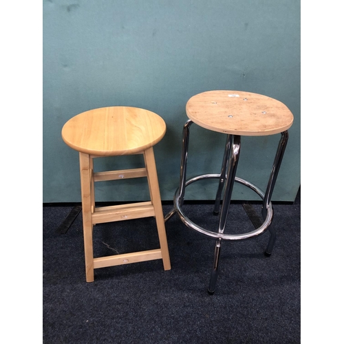 746 - Two bar stools, 71cm.