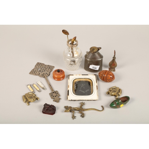 229 - Selection of brass animals, Stereoscopic photograph, Treen ware etc