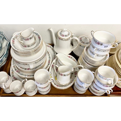 253 - Quantity of Paragon 'Belinda' dinner and tea ware including coffee pot, tea pot, tureen, dinner plat... 