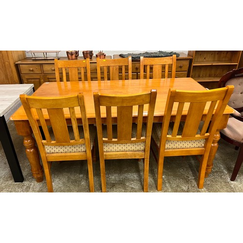 562 - Dining table & six chairs