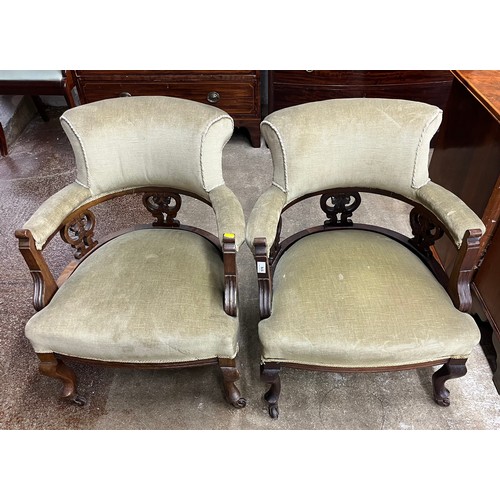 576 - Pair of Victorian tub chairs