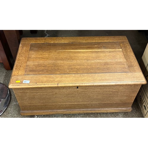 586 - Oak storage box