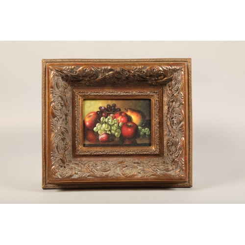 400 - Gilt framed still life print30cm x 35.5cm( including frame)