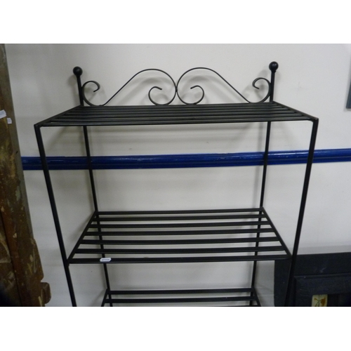 415 - Metal shelf unit.