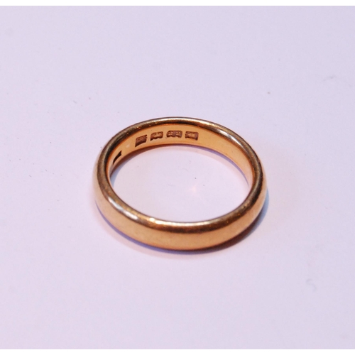 20 - 22ct gold band ring, size L½, 7g.