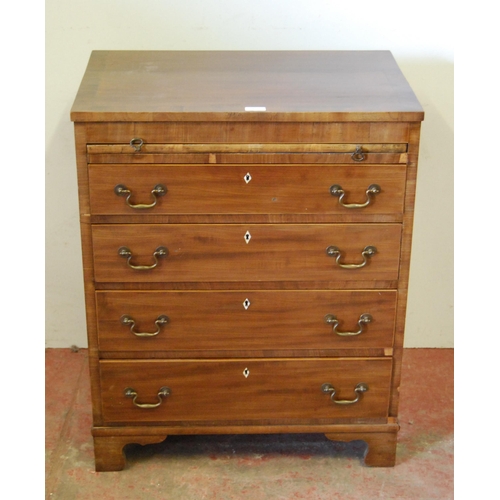 314 - Mahogany bachelor's chest of drawers in the George III style, c. early 20th century, with pull-out b... 