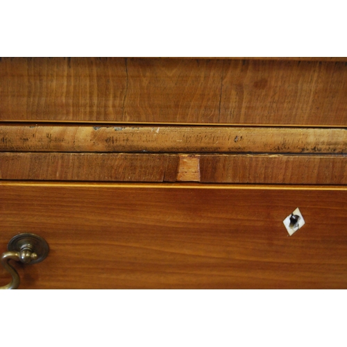 314 - Mahogany bachelor's chest of drawers in the George III style, c. early 20th century, with pull-out b... 