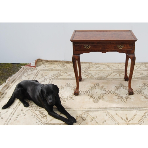 329 - Good quality reproduction burr wood silver table in the Queen Anne style with tray top flanked by pu... 