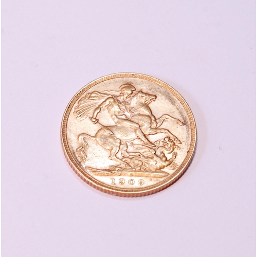 81 - Gold sovereign, 1909.