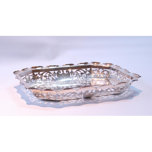 99 - Silver fruit dish, rectangular, with cut corners, pierced with scrolls, Sheffield 1904, 27cm, 307g o... 