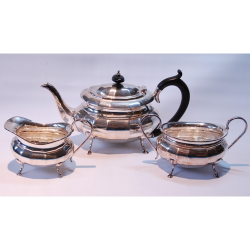 101 - Silver three-piece tea set of panelled ovoid shape, by E Viner, Sheffield 1929, 1,124g or 36oz.