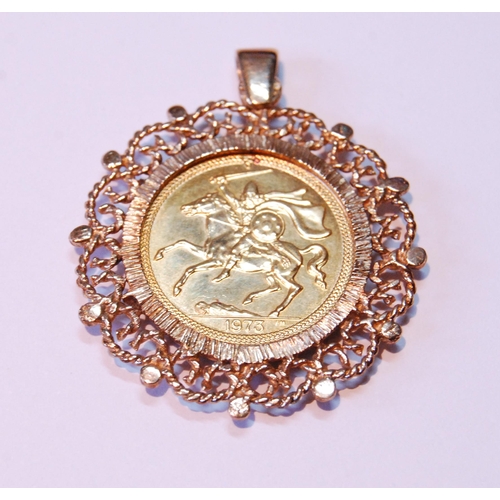 86 - Gold half sovereign, Isle of Man 1973, in 9ct gold pendant mount, 7.7g.