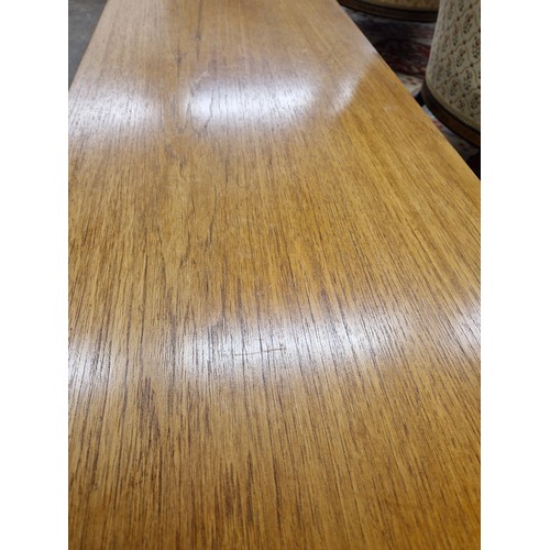 622 - Teak lounge table