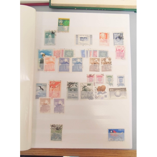 238 - Asia. Five collector's stamp albums with issues from Vietnam, China, Thailand and North Korea, among... 