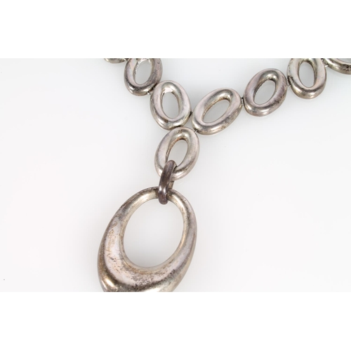 136 - Alfred Karram of New York, a Sterling silver necklace