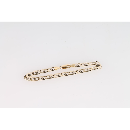 147 - Italian 18ct gold faceted curb link bracelet 10.9g.